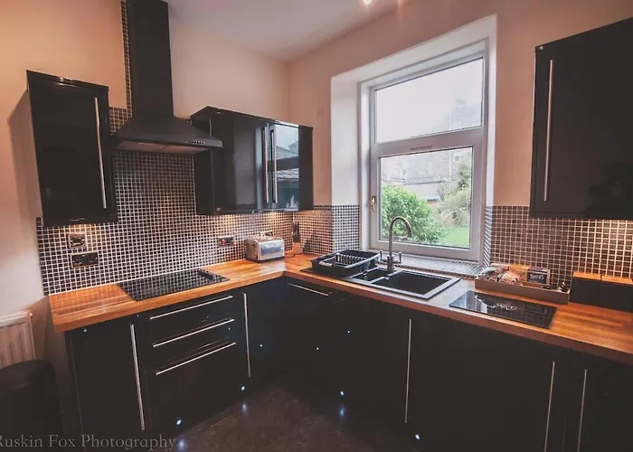 Stylish And Spacious Two Bed In Aberdeen\'S West End